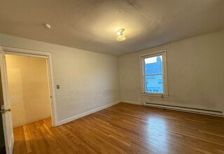 682 Parker St, Unit 2 in Boston, MA - Building Photo - Building Photo