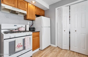 115 Woodlawn Ave, Unit 2 in Albany, NY - Foto de edificio - Building Photo