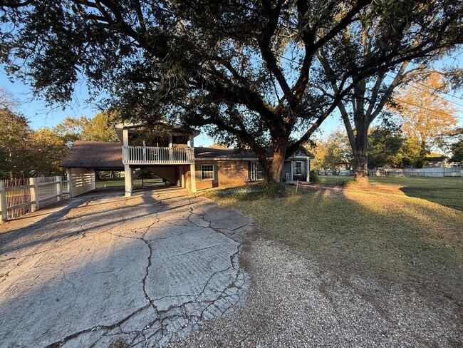 611 E D St in Rayne, LA - Building Photo - Building Photo