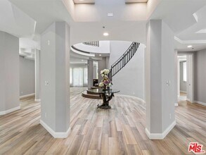 112 Elm Dr in Beverly Hills, CA - Building Photo - Building Photo