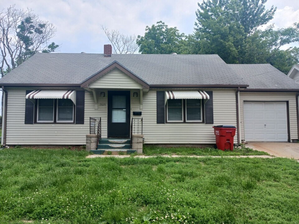 1505 N Holder Rd in Independence, MO - Building Photo