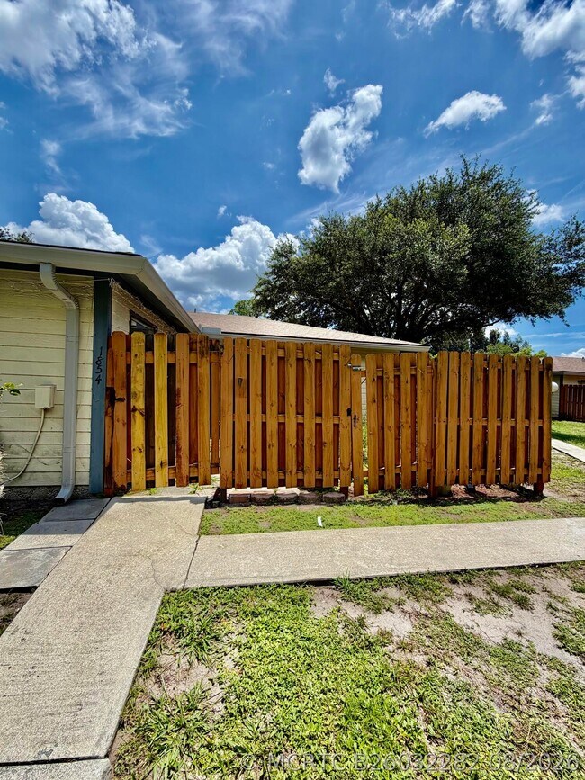 property at 1854 My Pl Ln