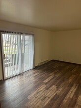 4551 Governors Dr in Rockford, IL - Foto de edificio - Building Photo