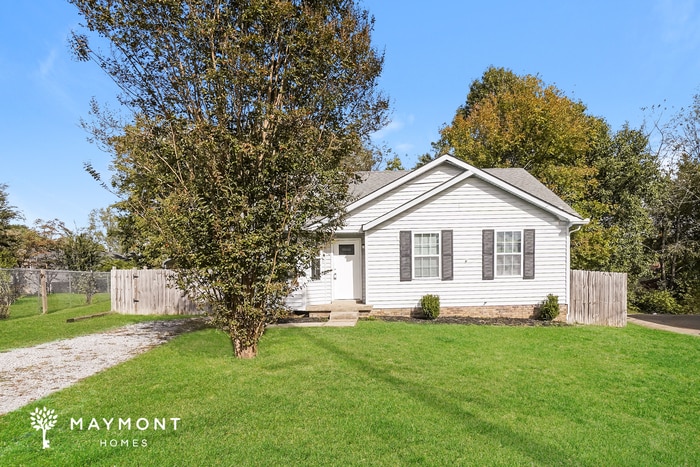 379 Donna Dr in Clarksville, TN - Building Photo