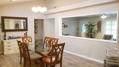 1751 Horton Dr in Orange Park, FL - Foto de edificio - Building Photo