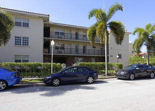 Bella Majorca Condo in Coral Gables, FL - Building Photo - Building Photo