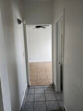 448 S Lake St, Unit 13 in Los Angeles, CA - Building Photo - Building Photo