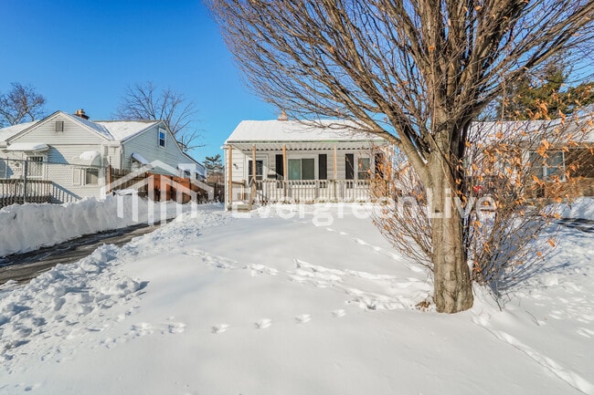 property at 2543 Hiawatha St