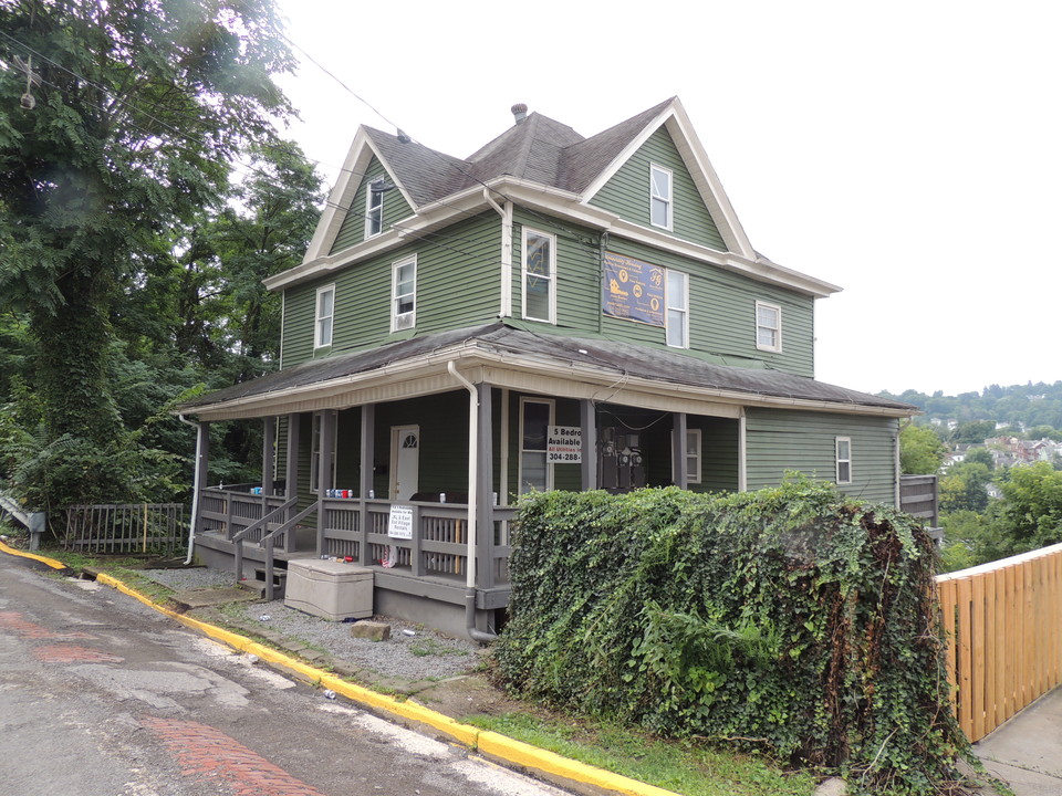 408 Forest Ave in Morgantown, WV - Building Photo