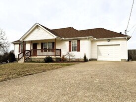 1726 Luton Dr in La Vergne, TN - Building Photo