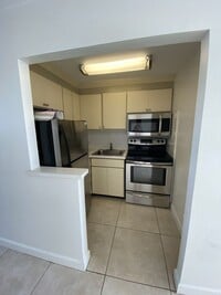 7904 West Dr, Unit 310 photo'