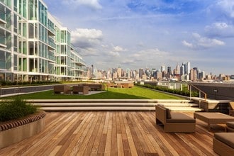 1000 Avenue at Port Imperial in Weehawken, NJ - Building Photo - Building Photo