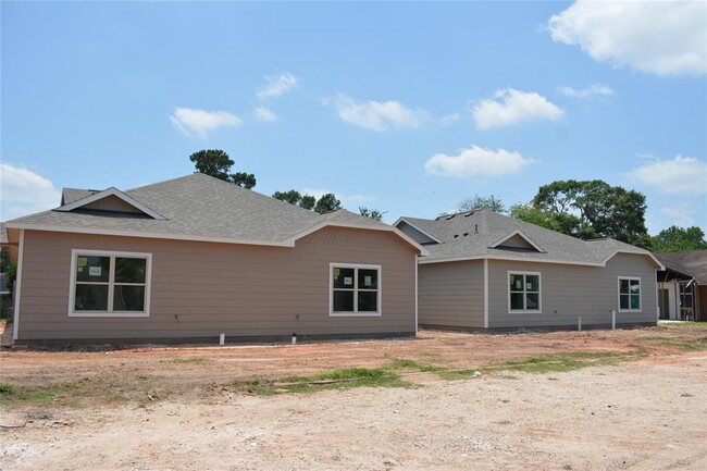 110 Will St in Willis, TX - Building Photo - Building Photo