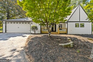1620 Chevron Way in Atlanta, GA - Building Photo