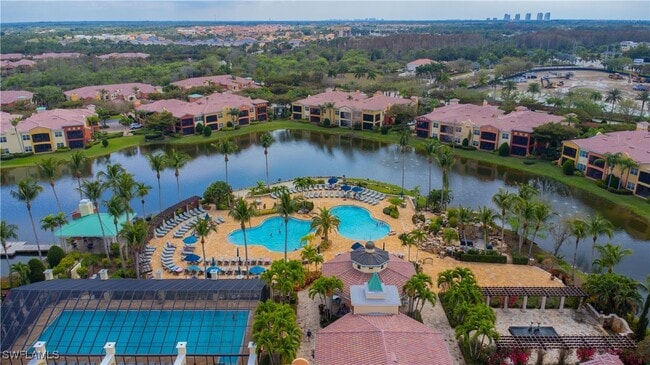 property at 8641 Piazza Del Lago Cir