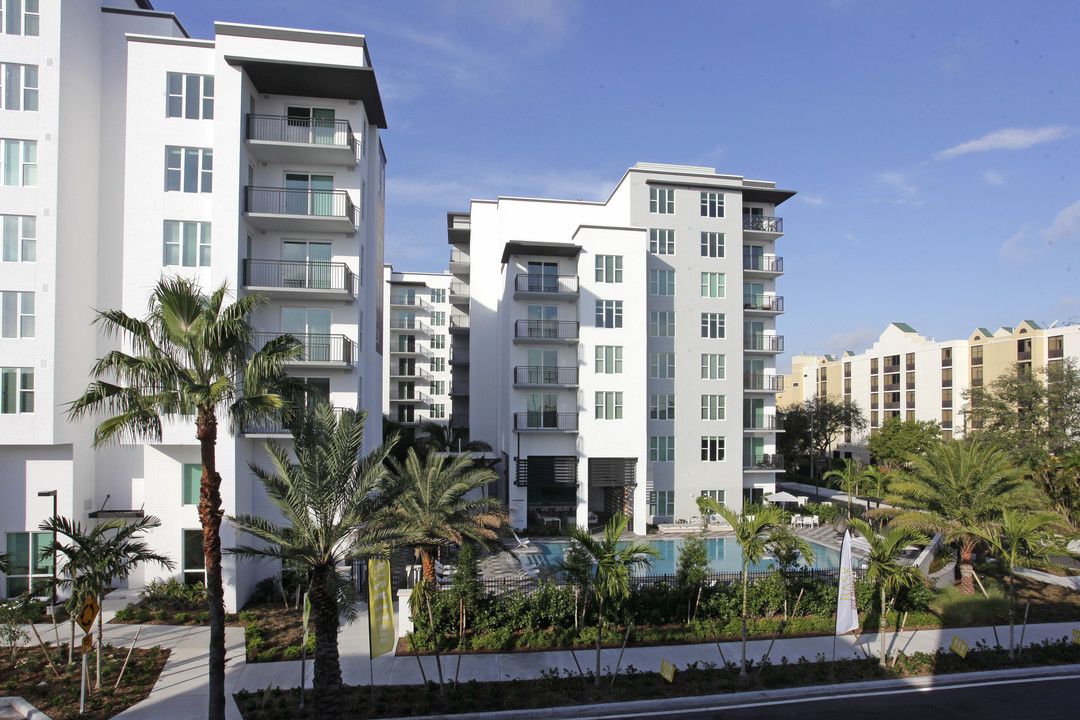 10X Fort Lauderdale in Fort Lauderdale, FL - Foto de edificio