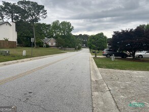 716 Wilkes Dr in Loganville, GA - Building Photo - Building Photo