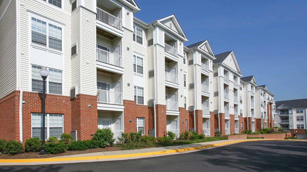 The Reserve at Eisenhower in Alexandria, VA - Building Photo