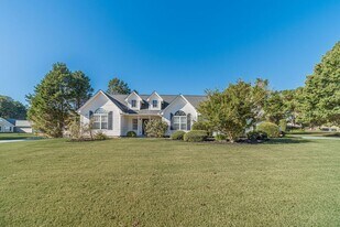 231 Windermere Dr in Loganville, GA - Building Photo