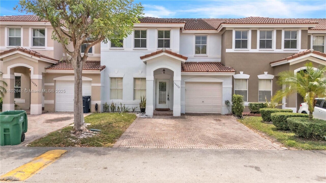 16628 SW 47th Terrace in Miami, FL - Building Photo