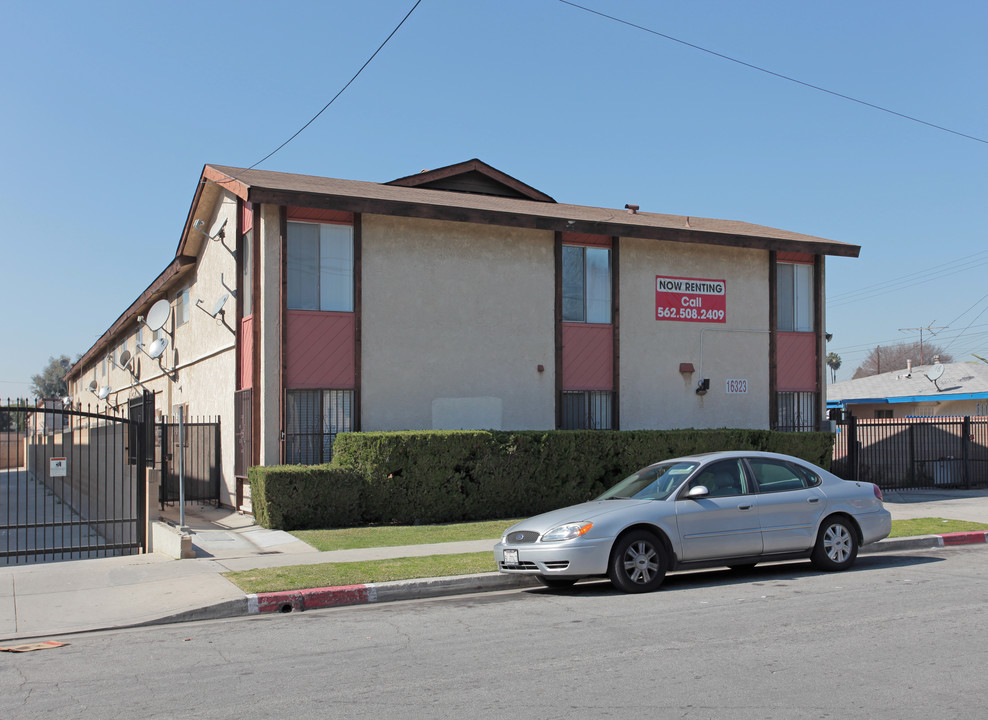 Cornuta Apartment in Bellflower, CA - Building Photo