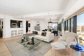 200 Harbor Dr, Unit Harbor Club in San Diego, CA - Foto de edificio - Building Photo