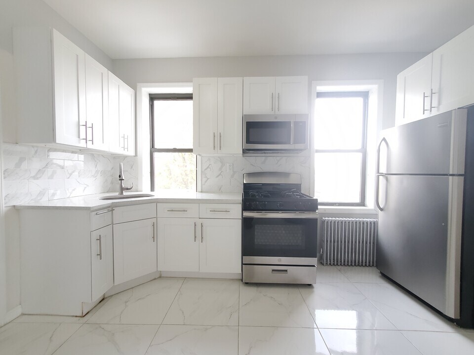 419 Ocean Ave, Unit 3F in Jersey City, NJ - Building Photo
