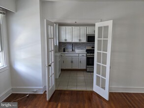 102-8 W Sedgwick St in Philadelphia, PA - Building Photo - Building Photo