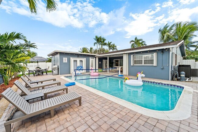 2005 NW 37th St in Oakland Park, FL - Building Photo - Building Photo