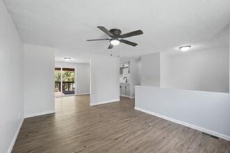 7 Waterside Way in Covington, KY - Building Photo - Building Photo