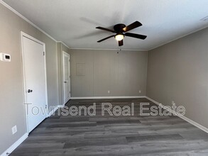 5874 Century Oaks Dr in Fayetteville, NC - Building Photo - Building Photo