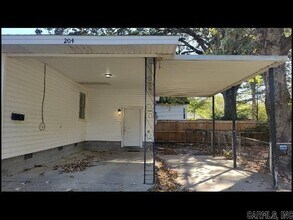 204 Dobbs St in Benton, AR - Building Photo - Building Photo