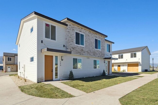 445 Skeels Ave in Hamilton, MT - Building Photo - Building Photo