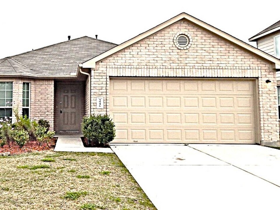 3946 Hawthorn Glen Ct in Fresno, TX - Building Photo