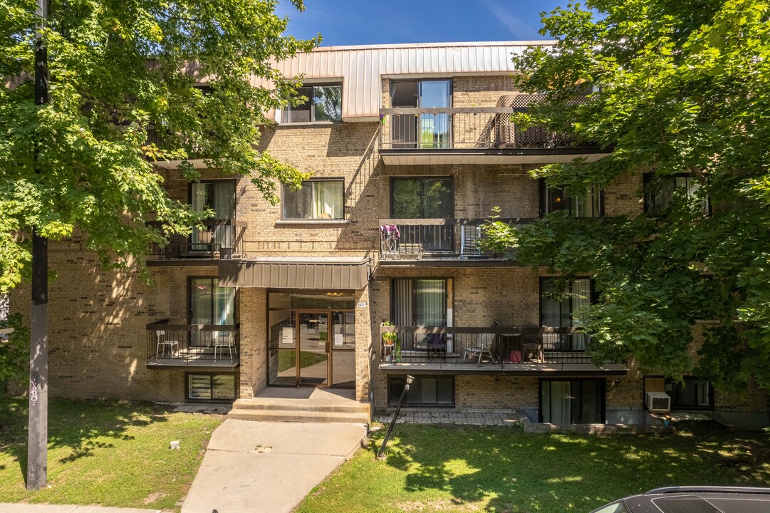 2675 Des Trinitaires Boul in Montréal, QC - Building Photo