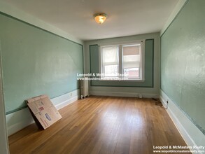 51 Linden St, Unit 15 in Boston, MA - Building Photo - Building Photo