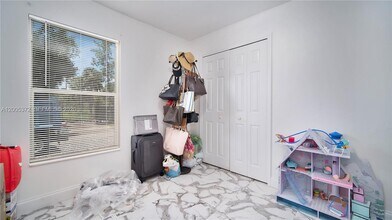 4081 14th Ave SE in Naples, FL - Building Photo - Building Photo