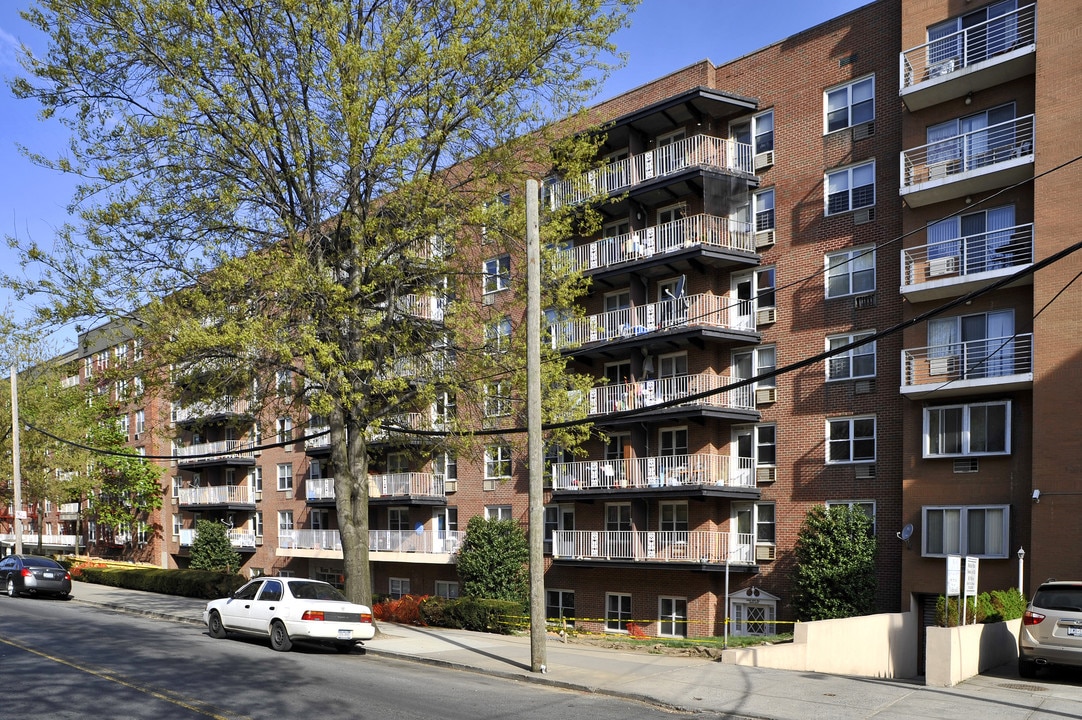 Rose Terrace in Flushing, NY - Building Photo