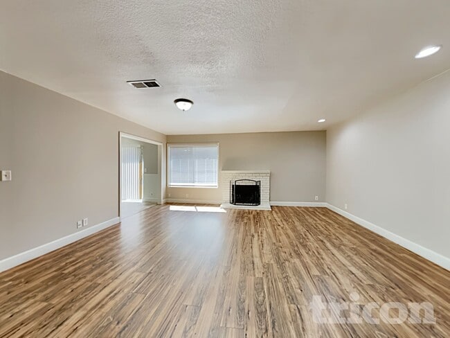 234 Yellowstone Dr in Vacaville, CA - Foto de edificio - Building Photo