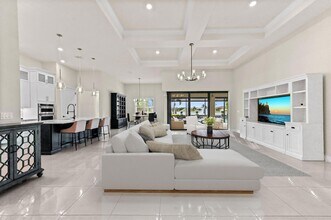 9171 Balsamo Dr. in Palm Beach Gardens, FL - Building Photo - Building Photo