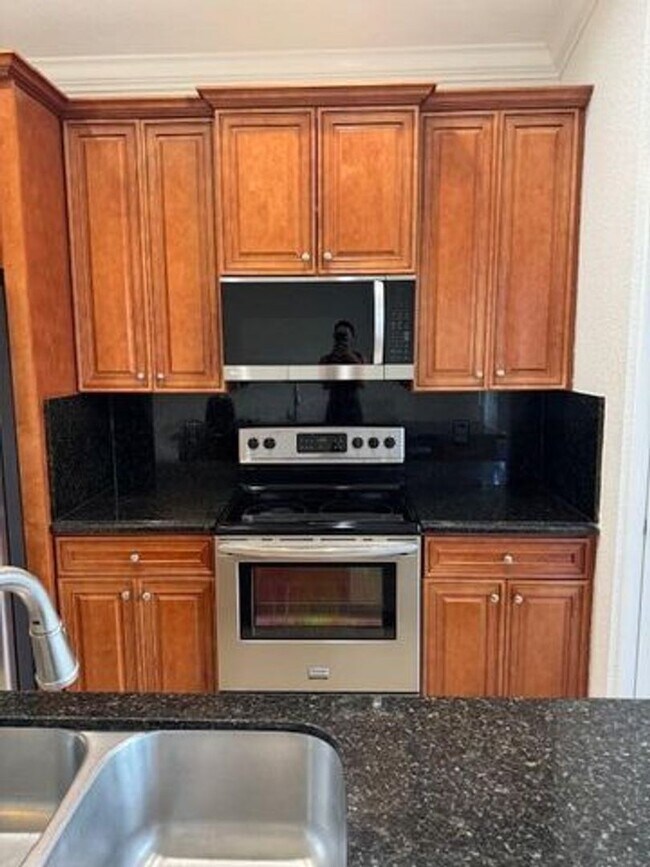 3201 John's Pl in Palm Springs, FL - Building Photo - Building Photo