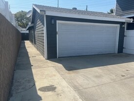 13841 Sherwood St in Westminster, CA - Building Photo