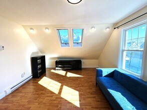 51 Albion St, Unit #B in Medford, MA - Building Photo - Building Photo