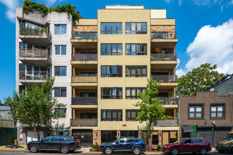 185 York St in Brooklyn, NY - Foto de edificio - Building Photo