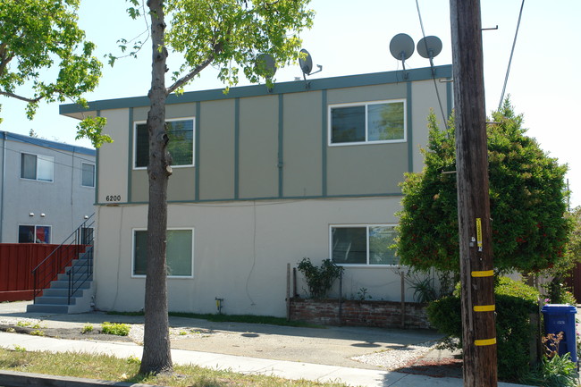 6200 Cypress in Richmond, CA - Foto de edificio - Building Photo