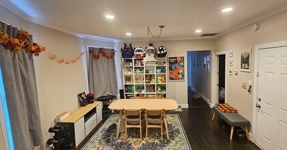 2310 N Kenneth Ave in Chicago, IL - Building Photo - Building Photo
