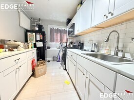 1709 Commonwealth Ave, Unit 1 in Boston, MA - Building Photo