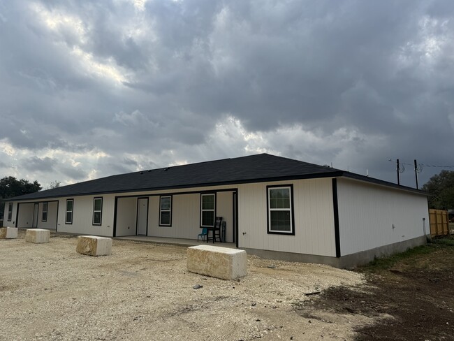 1006 County Road 4516 rd in Castroville, TX - Building Photo - Building Photo