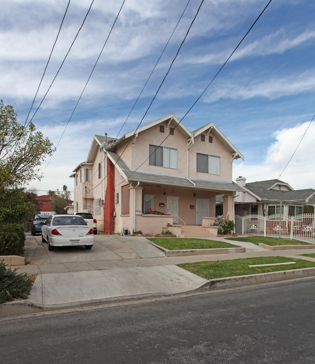 1227 N Alexandria Ave in Los Angeles, CA - Building Photo