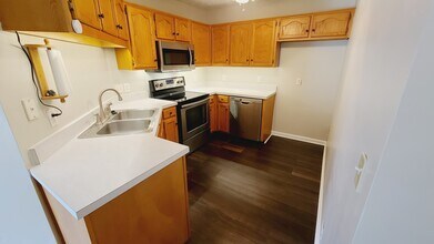 2342 Benay Rd in Nashville, TN - Building Photo - Building Photo